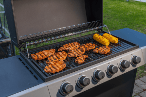 انواع گریل صنعتی و کاربردهای آن‌ها: راهنمای جامع برای انتخاب بهترین گزینه