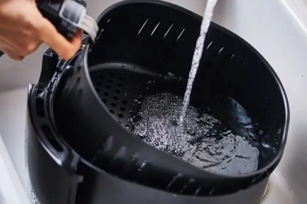 چگونه سرخ کن را تمیز کنیم؟